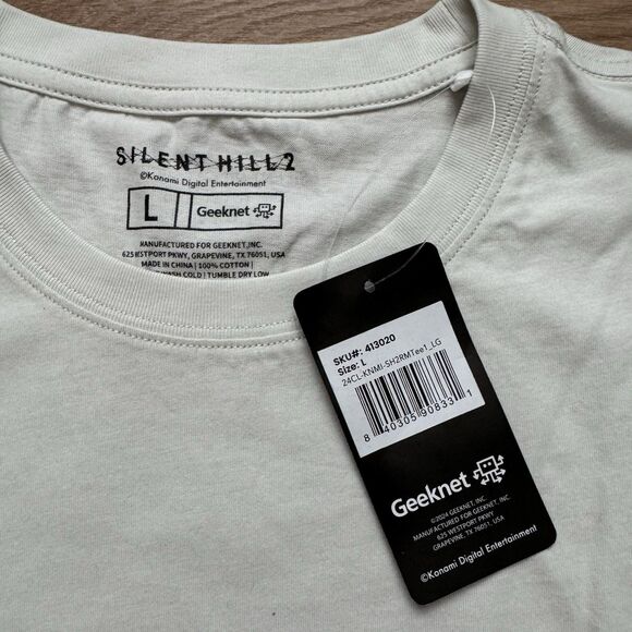 Silent Hill 2 Geeknet Cover Art Unisex Oversized T-Shirt Sz L Brand New Official - Picture 2 of 7